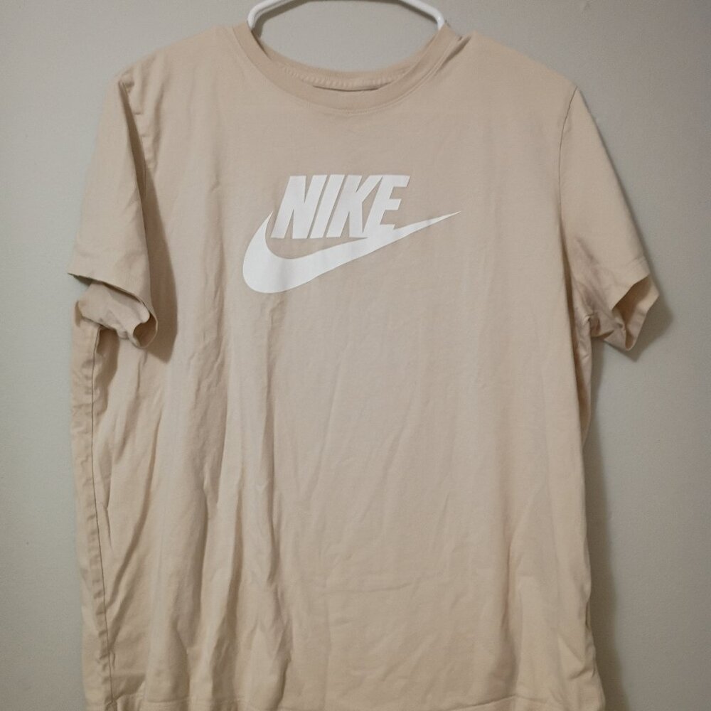 Nike T-shirt